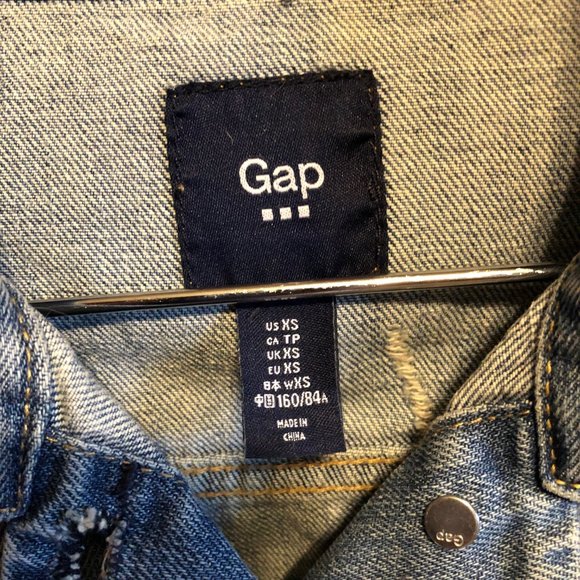 GAP WOMEN' S 1969 CLASS DISTRESSED DENIM JEAN JACKET SIZE EXTRA SMALL  XS NWOT - Picture 2 of 16